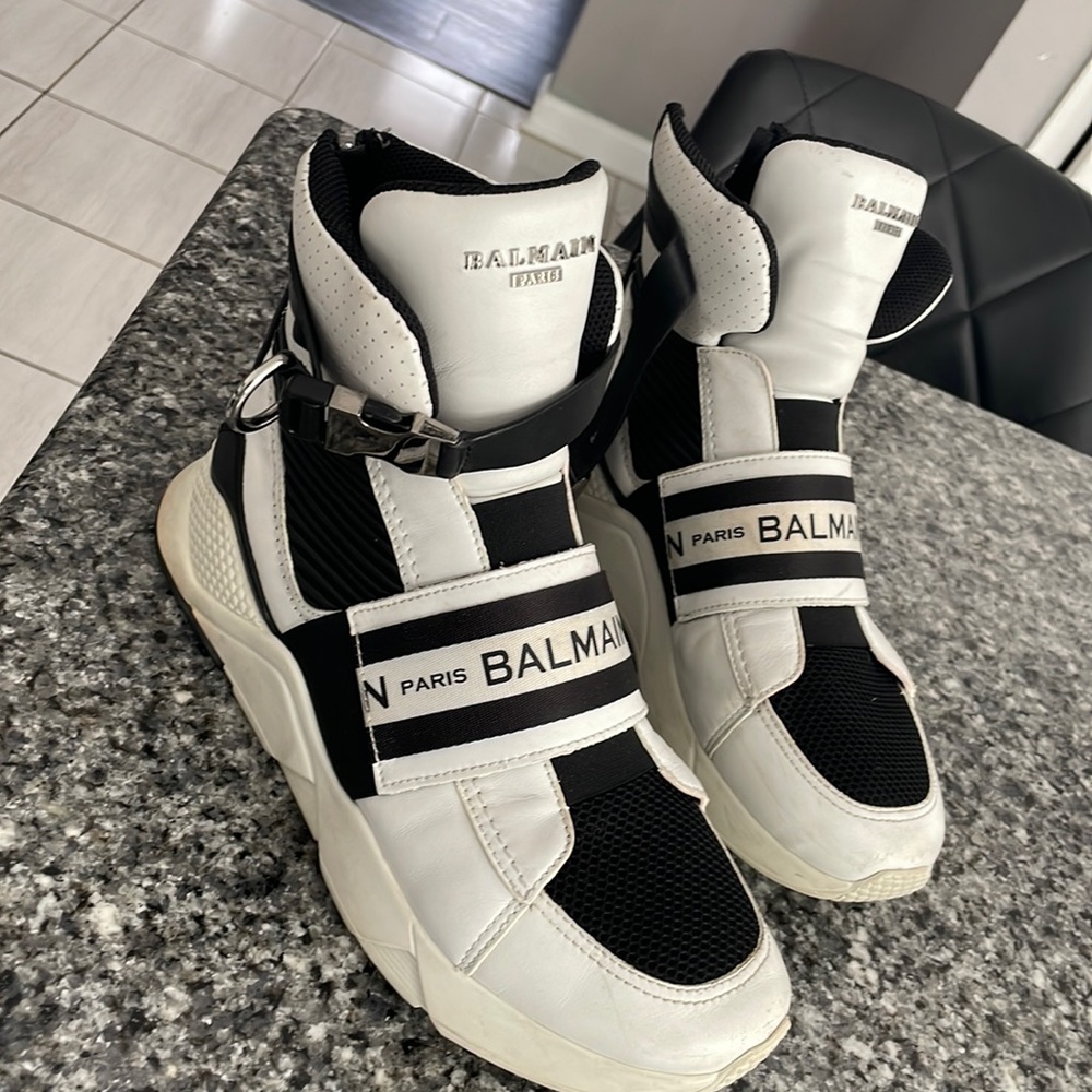 Mens Balmain High top luxury shoe. Size 43